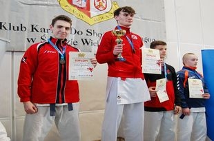 4 zawodników „Tęczy” z medalami na ogólnopolskim Dragon Cup