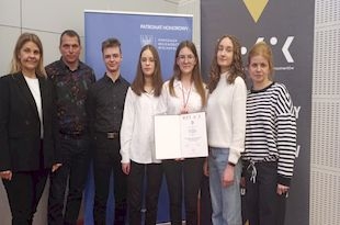 Zuzanna Mandzyn z ZSZ w Gostyniu na podium XVIII Wielkopolskiej Olimpiadzie Wiedzy Konsumenckiej